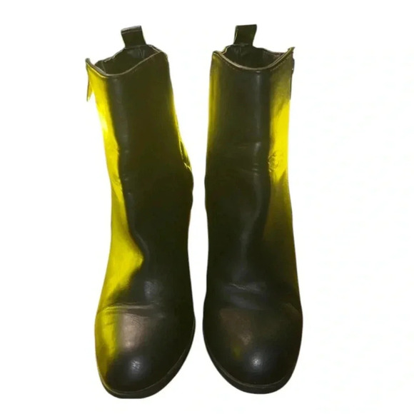 Quilted Black Heeled Booties - Size 7.5 - Picture 4 of 7